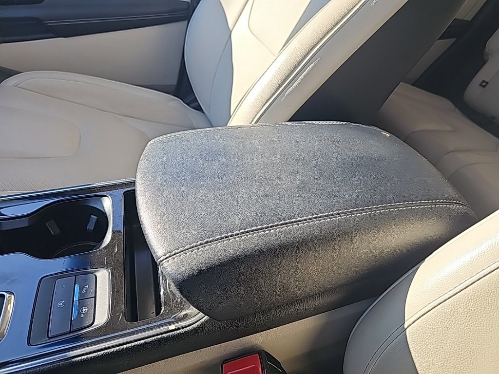 Used 2019 Ford Edge Titanium w/ Equipment Group 301A image 21