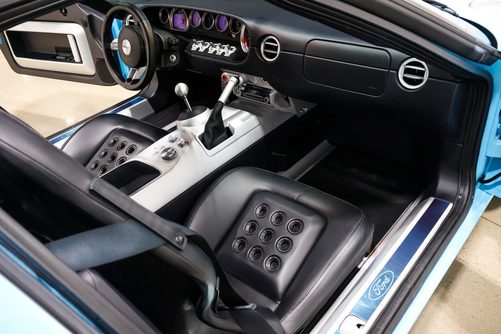 Used 2006 Ford GT RWD image 37