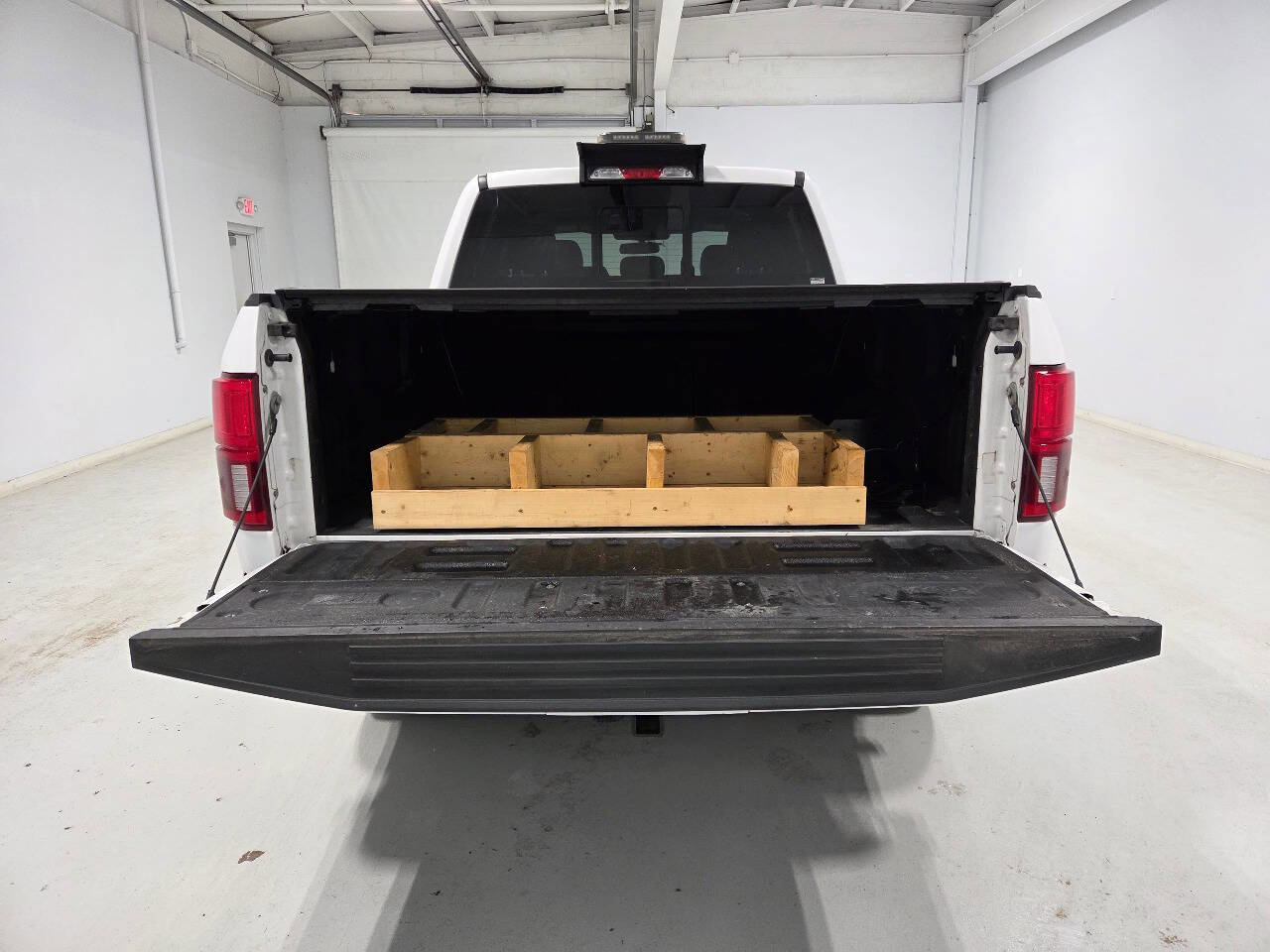 Used 2020 Ford F150 Lariat w/ Equipment Group 501A Mid AWD/4WD image 5