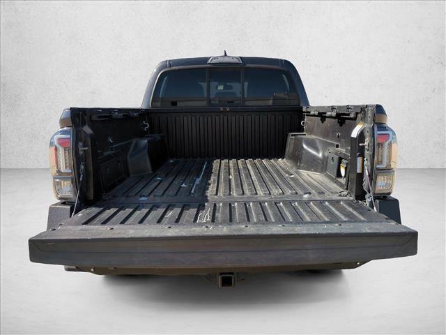 Used 2016 Toyota Tacoma Limited w/ Towing Package AWD/4WD image 6