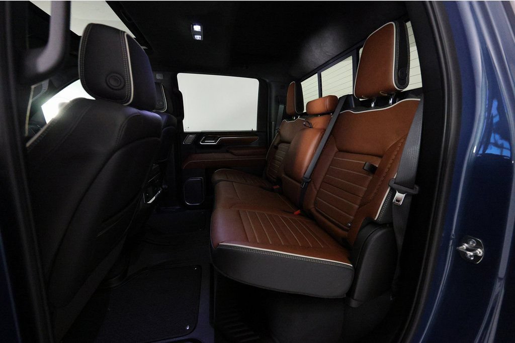 Used 2025 GMC Sierra 3500 Denali Ultimate AWD/4WD image 14