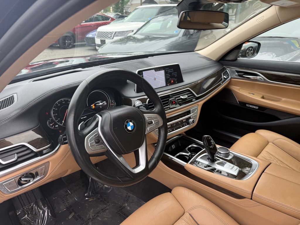 Used 2016 BMW 750i xDrive AWD/4WD image 9