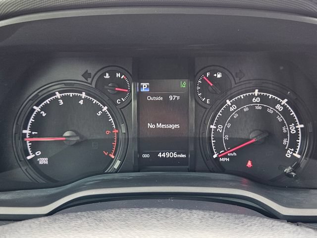 Used 2022 Toyota 4Runner Trail Special Edition AWD/4WD image 32