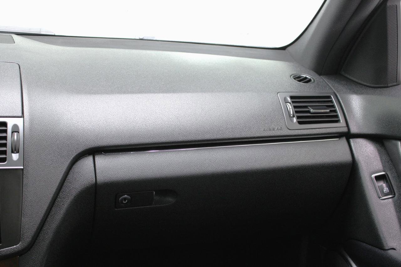 Used 2011 Mercedes-Benz C 300 Sedan image 56