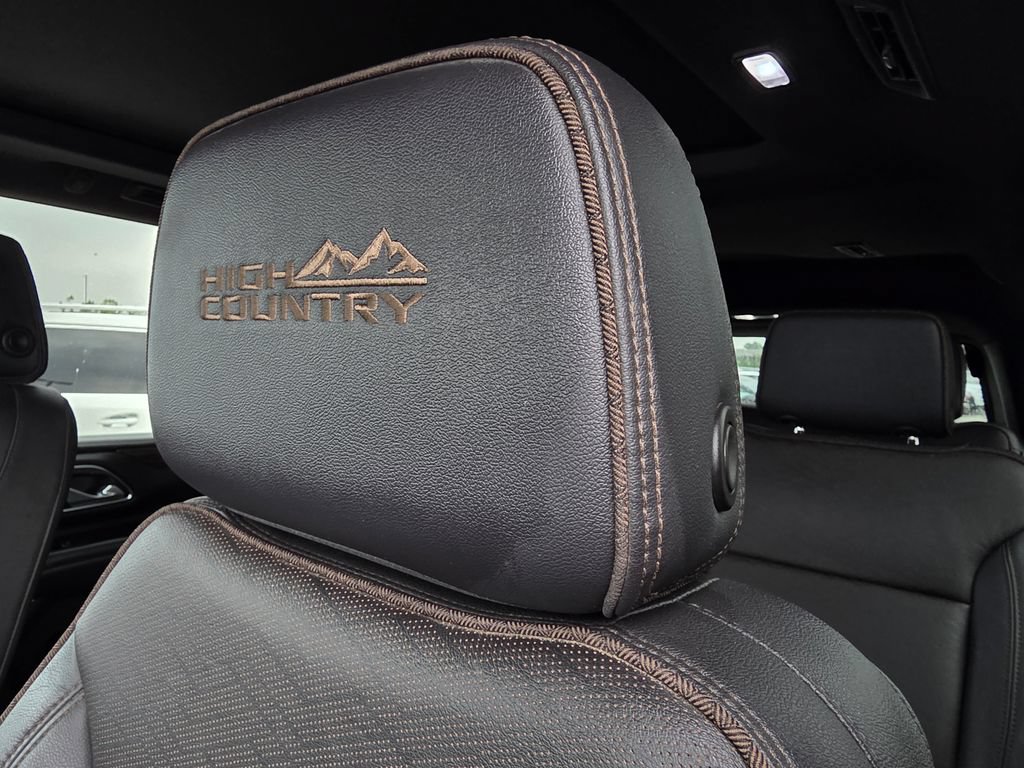 Used 2024 Chevrolet Tahoe High Country AWD/4WD image 22