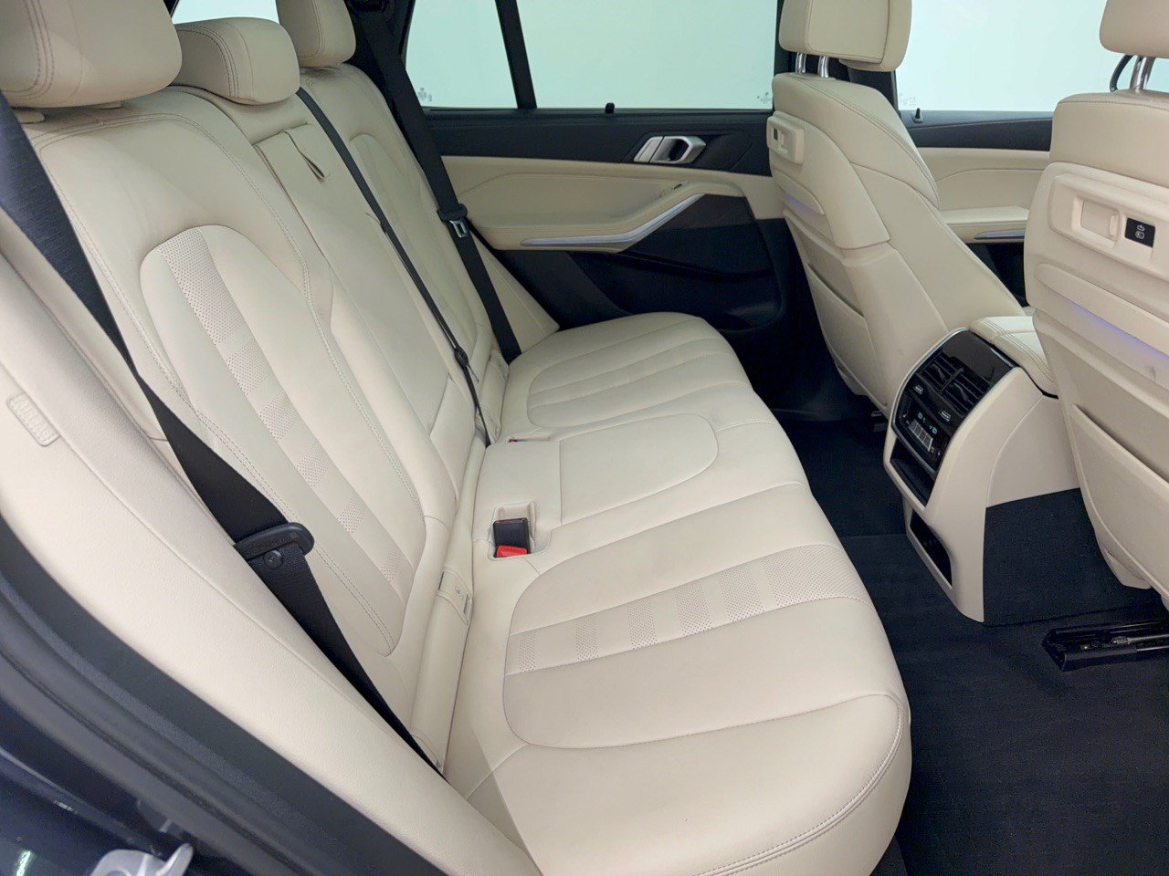 Used 2022 BMW X5 xDrive40i w/ M Sport Package AWD/4WD image 29