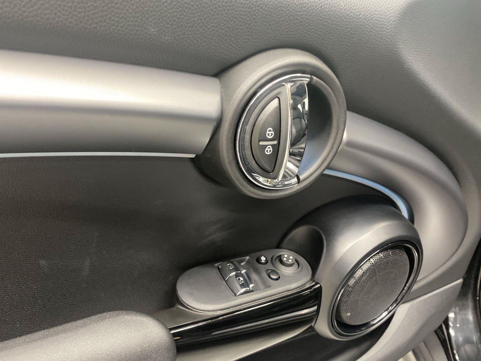 Used 2024 MINI Cooper SE FWD image 19
