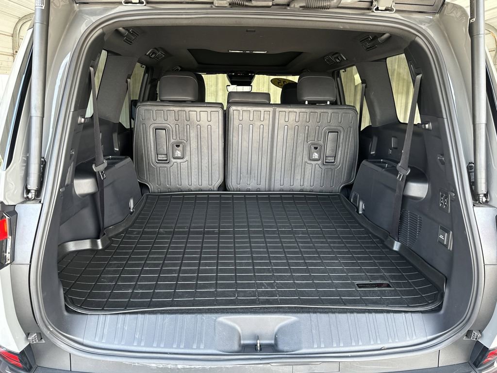 Used 2025 Lexus GX 550 w/ Cold Area Package image 32