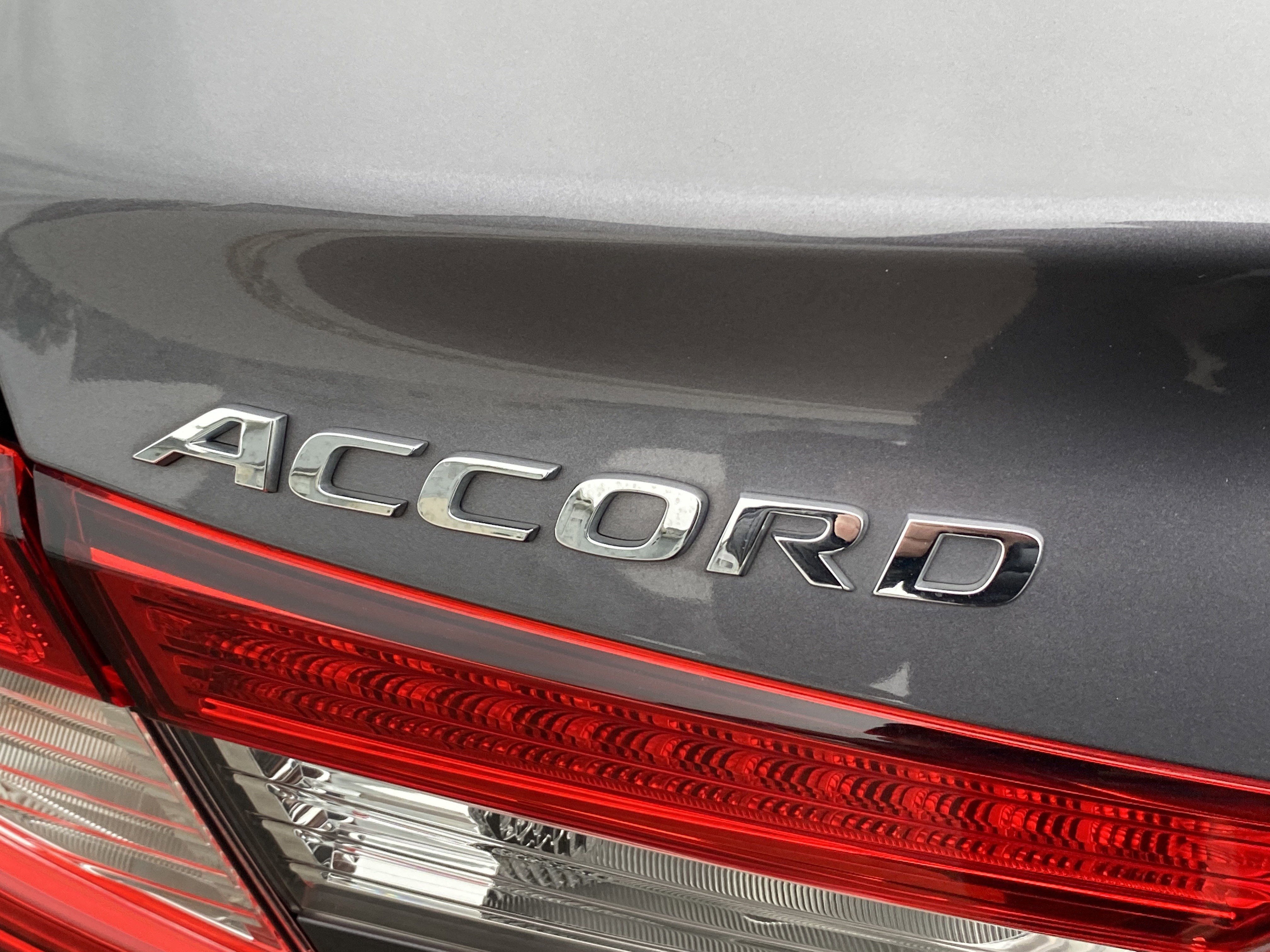 Used 2018 Honda Accord EX-L image 26