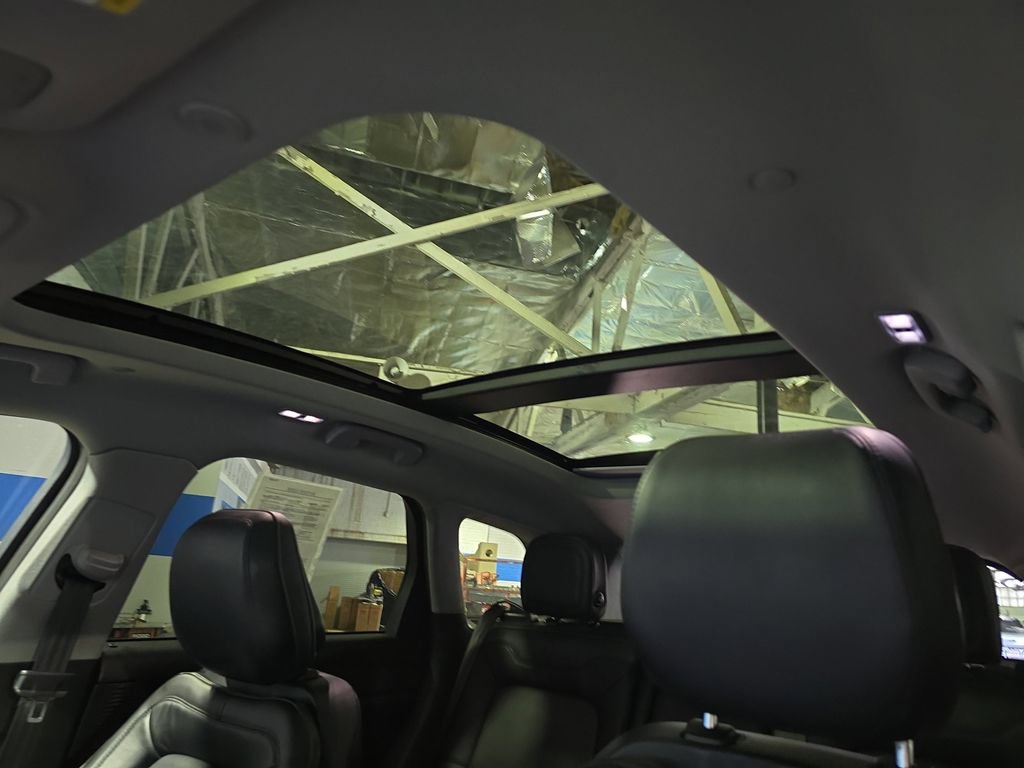 Used 2020 Lincoln Corsair AWD w/ Premium Package image 17