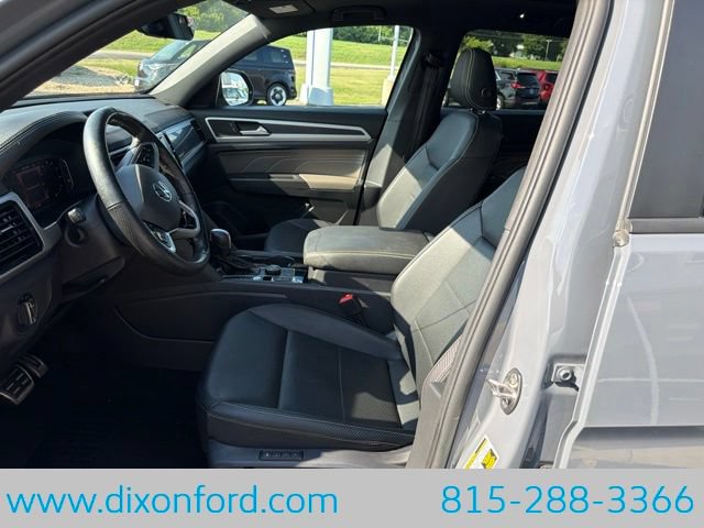 Used 2023 Volkswagen Atlas Cross Sport SEL R-Line AWD/4WD image 10