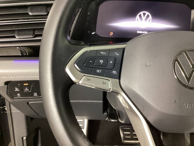 Used 2025 Volkswagen Atlas Peak Edition SE AWD/4WD image 14