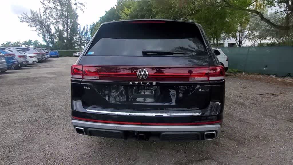 Certified 2024 Volkswagen Atlas Peak Edition SEL AWD/4WD image 7