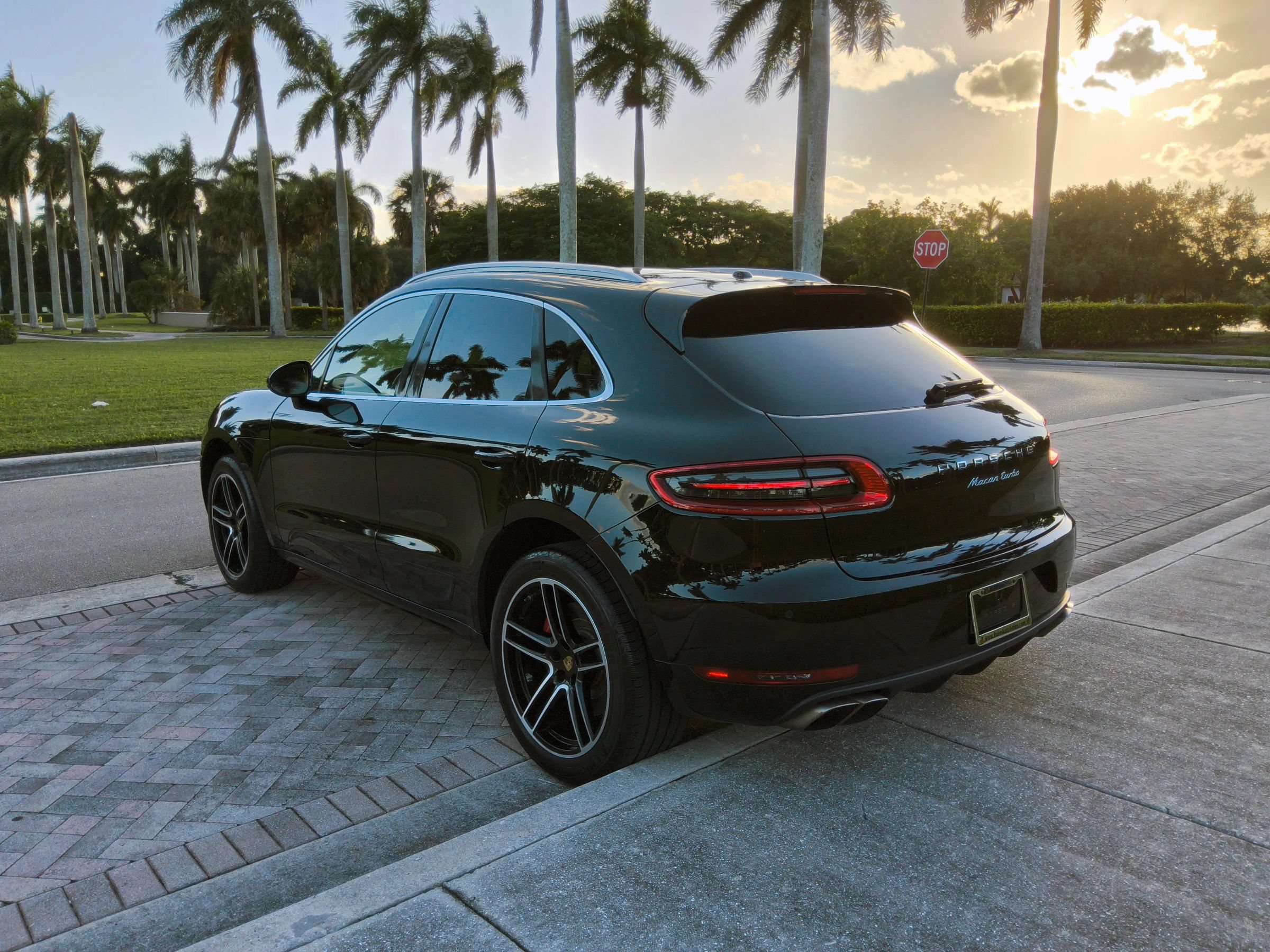 Used 2018 Porsche Macan Turbo AWD/4WD image 5