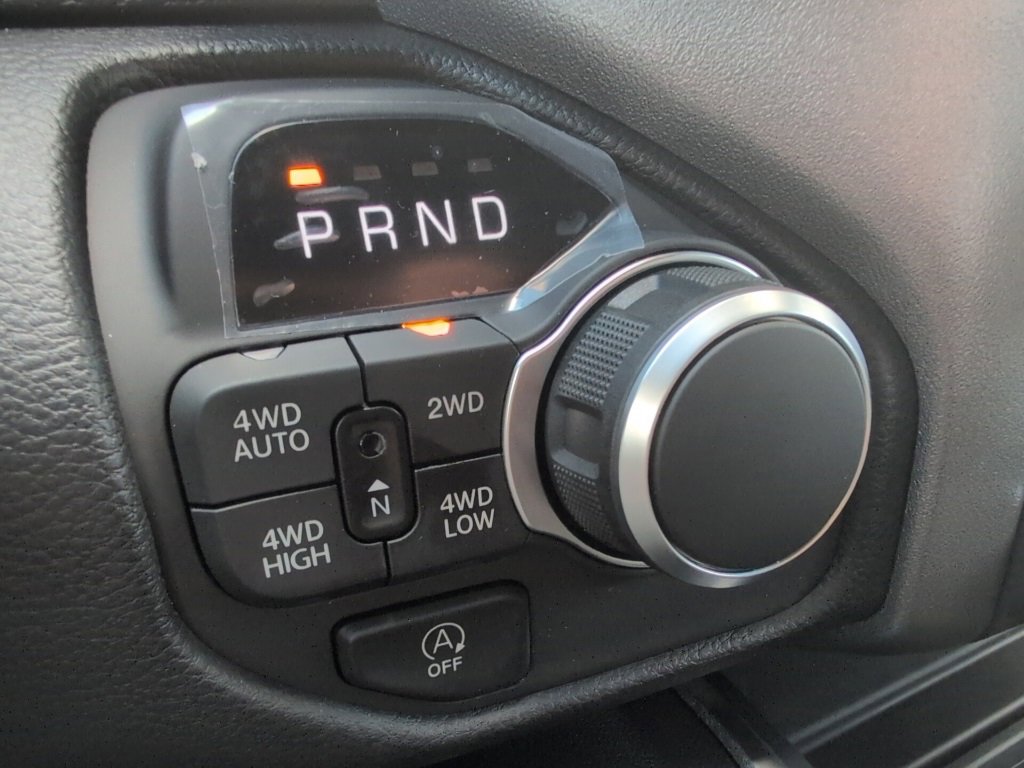 New 2025 RAM 1500 4x4 Crew Cab image 28