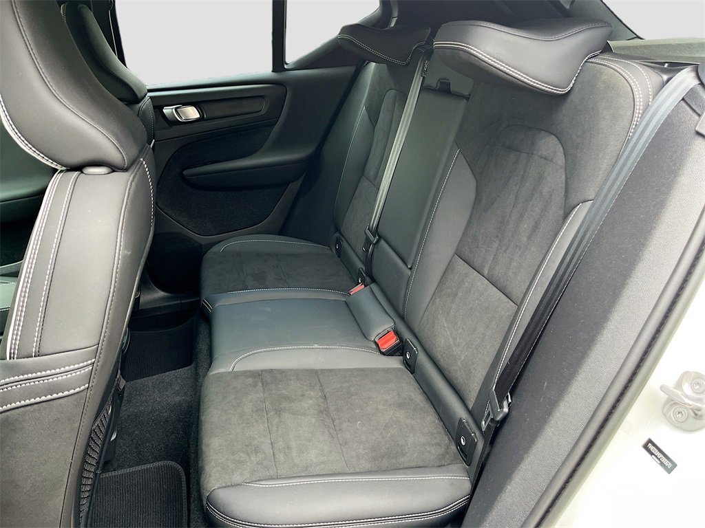 Used 2023 Volvo XC40 Recharge Ultimate image 26