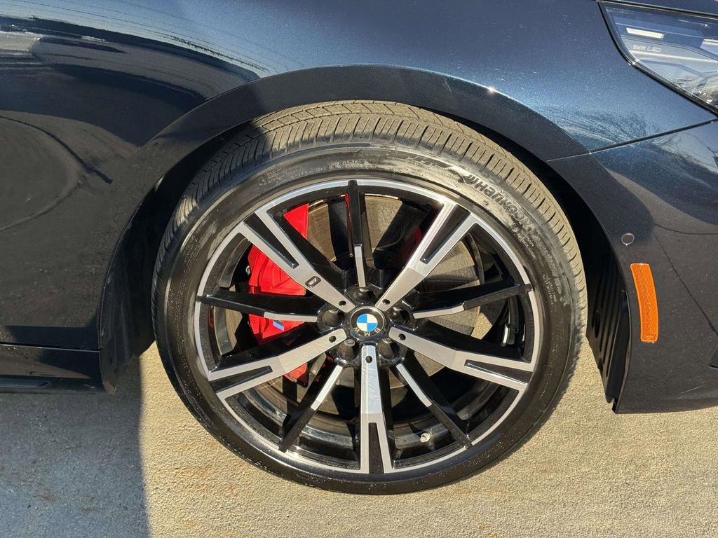 Used 2026 BMW 550e xDrive image 8