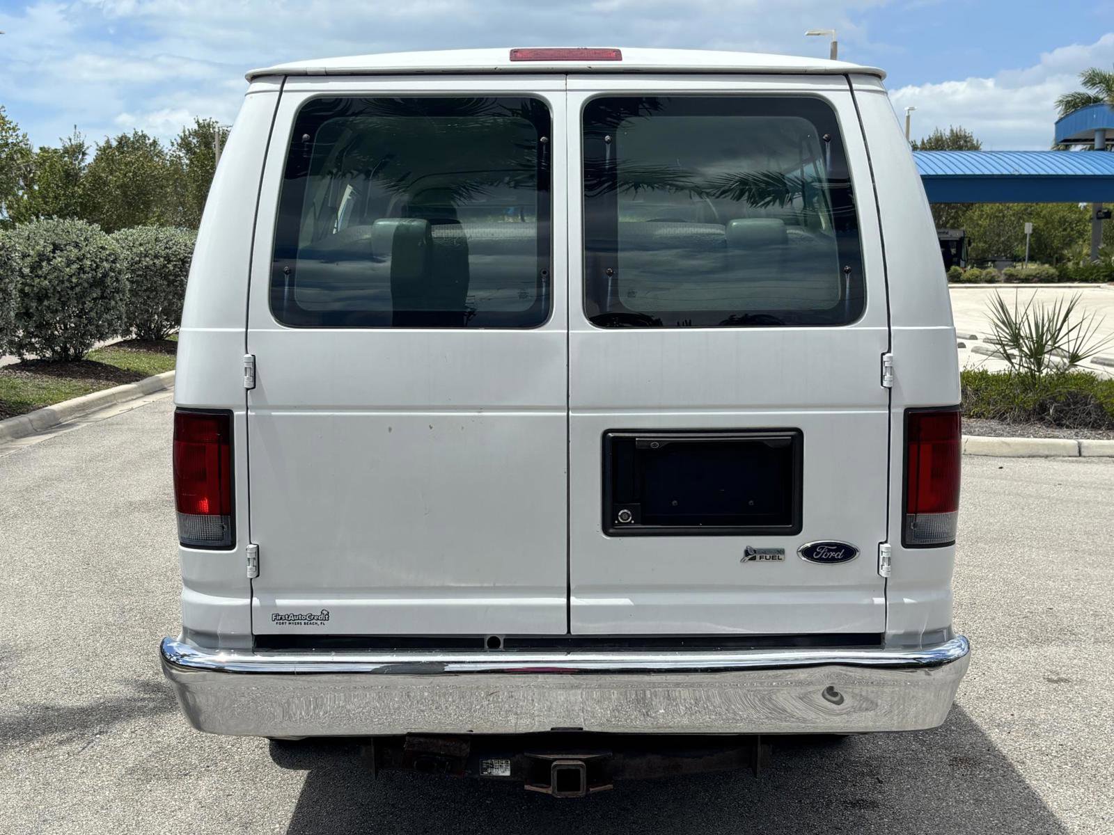 Used 2010 Ford E-350 and Econoline 350 XL image 7