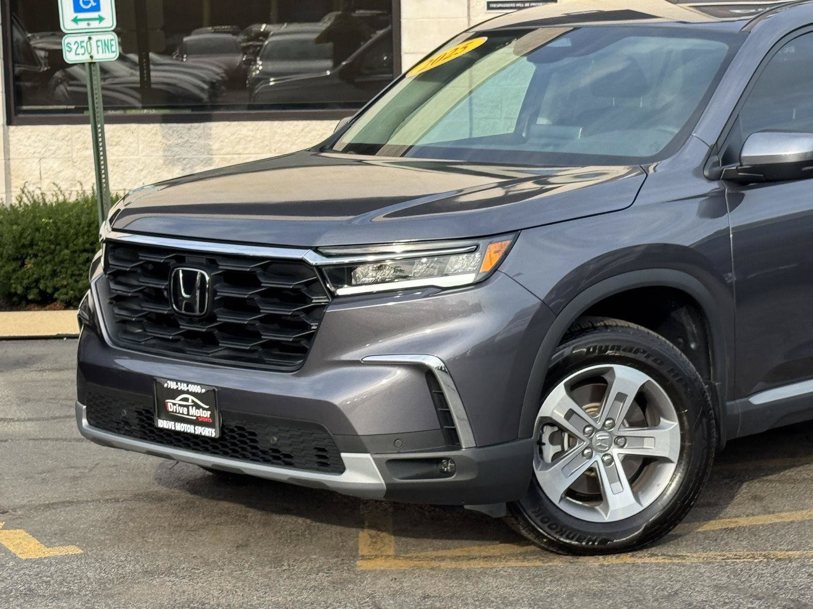 Used 2025 Honda Pilot EX-L image 4