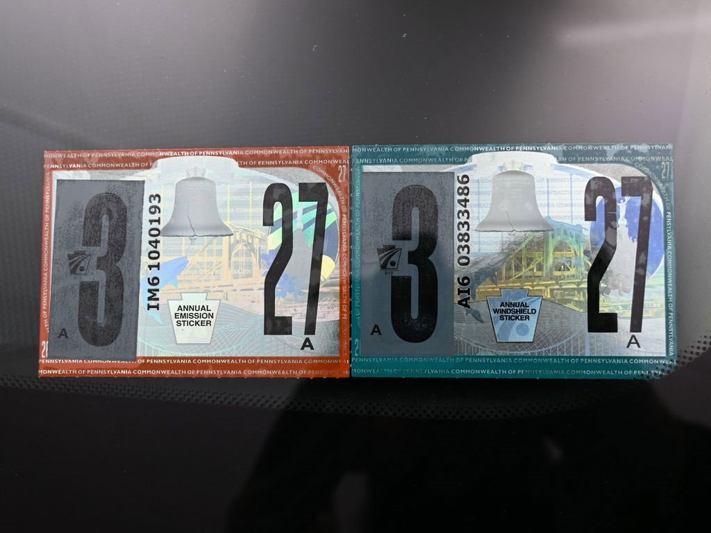 Used 2023 Kia Niro EX image 9