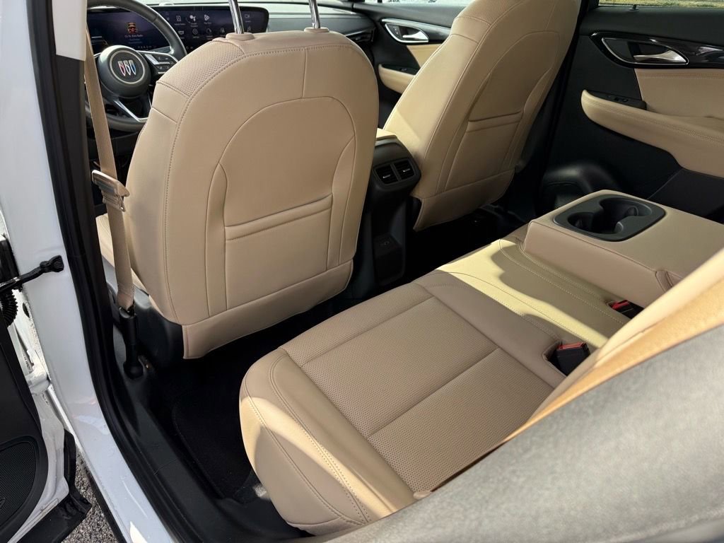 Used 2025 Buick Envision Preferred image 33