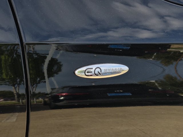 Used 2025 Mercedes-Benz GLC 350e 4MATIC image 13