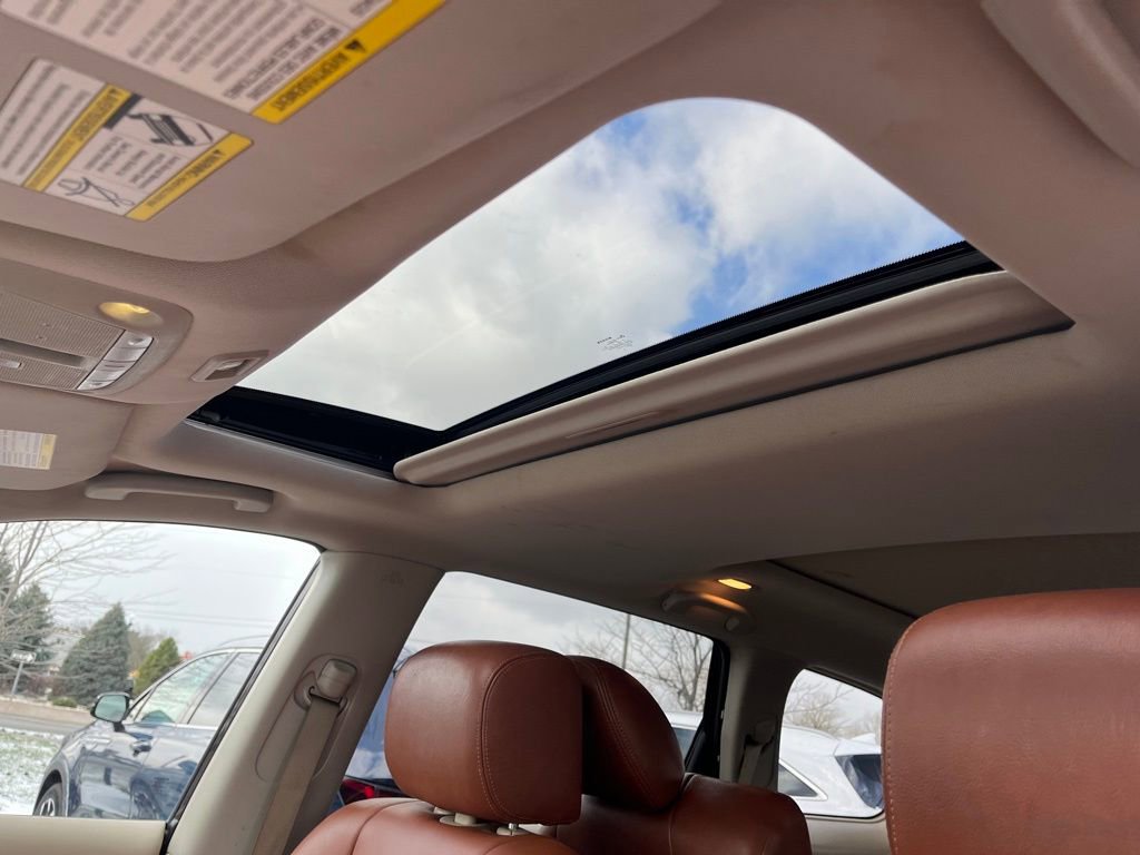 Used 2019 Nissan Pathfinder Platinum image 16