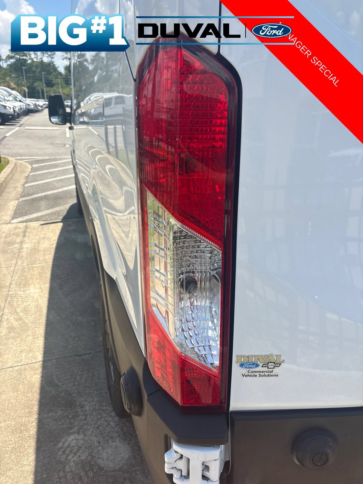 Used 2024 Ford Transit 250 148 Medium Roof RWD image 8