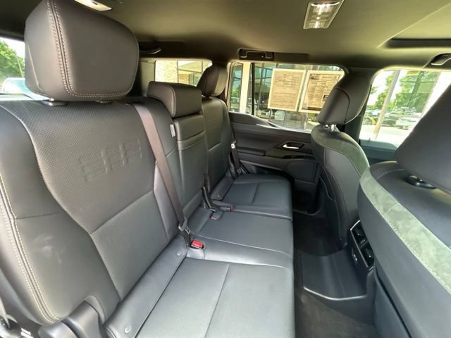 Certified 2025 Lexus GX 550 w/ Accessory Package (CT) AWD/4WD image 30