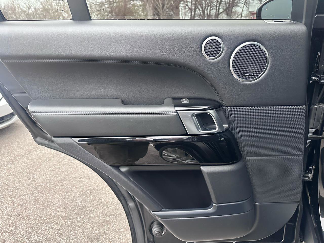 Used 2016 Land Rover Range Rover Supercharged image 44