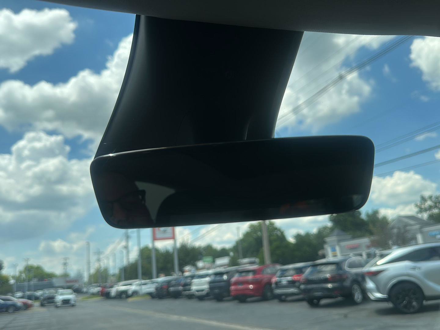 Used 2024 Tesla Model Y Long Range RWD image 31