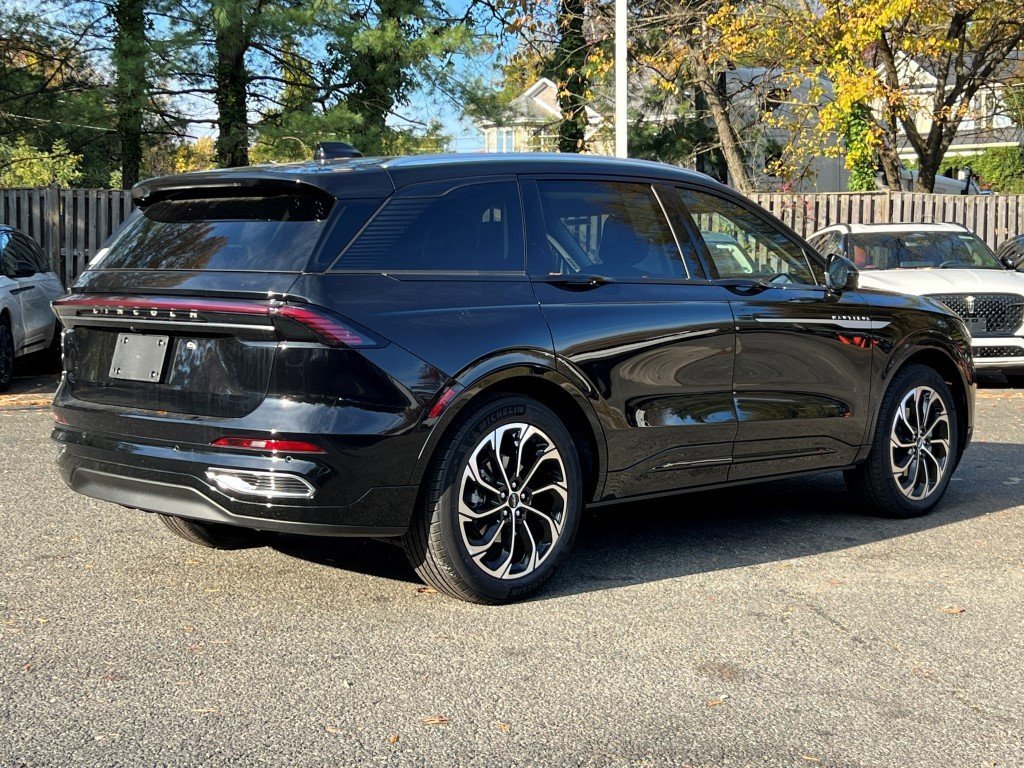 New 2026 Lincoln Nautilus Reserve image 4