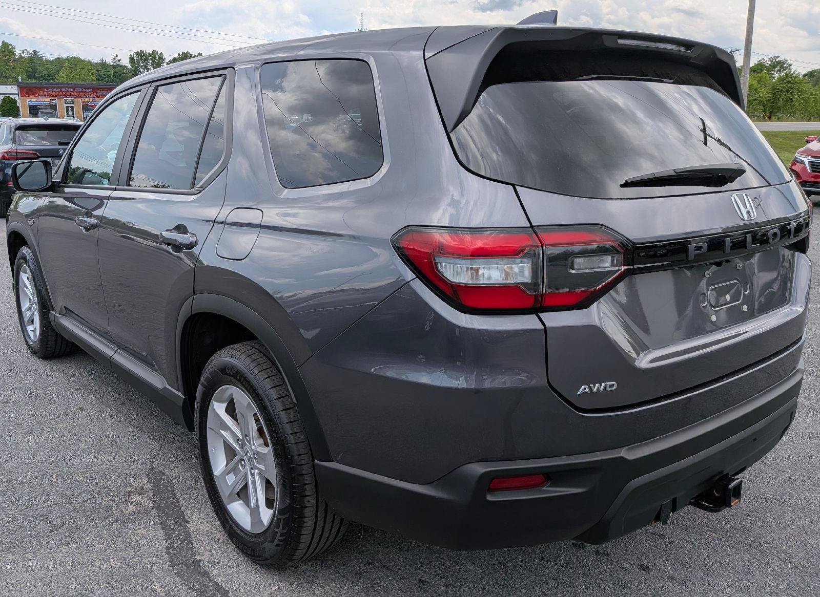 Certified 2023 Honda Pilot LX image 9