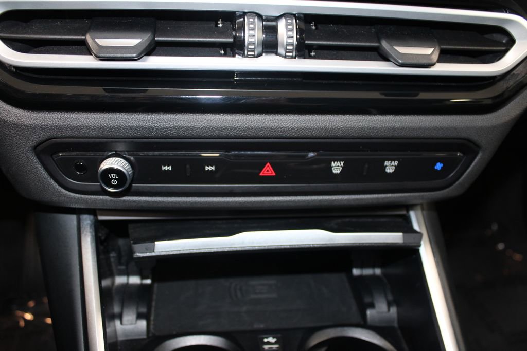 Used 2024 BMW 330e image 45