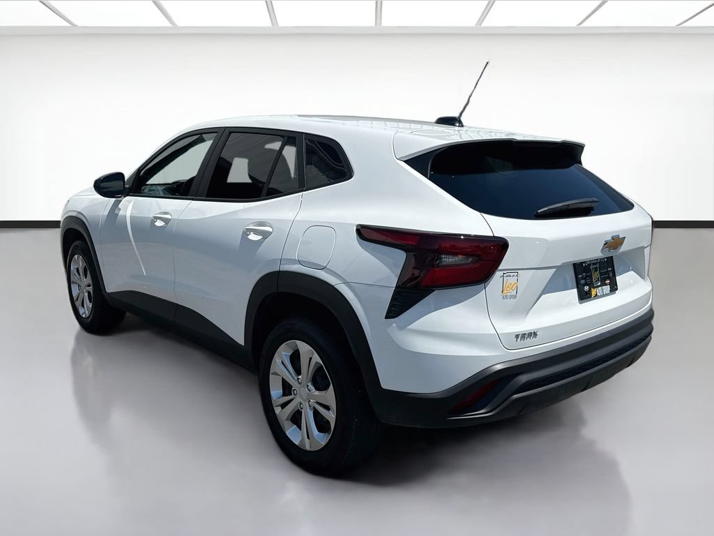 Used 2026 Chevrolet Trax LS FWD image 7