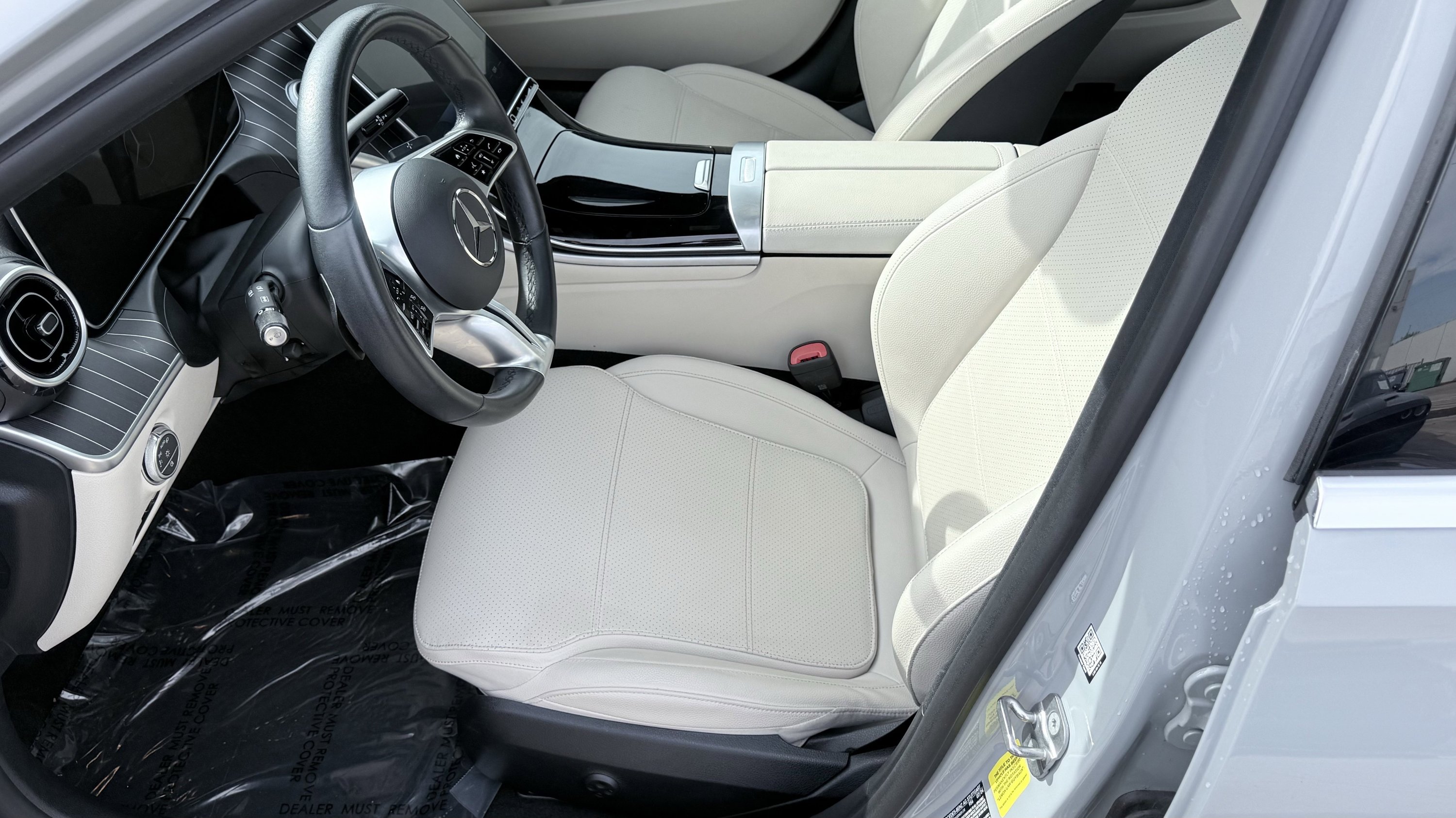 Used 2025 Mercedes-Benz C 300 Sedan image 24