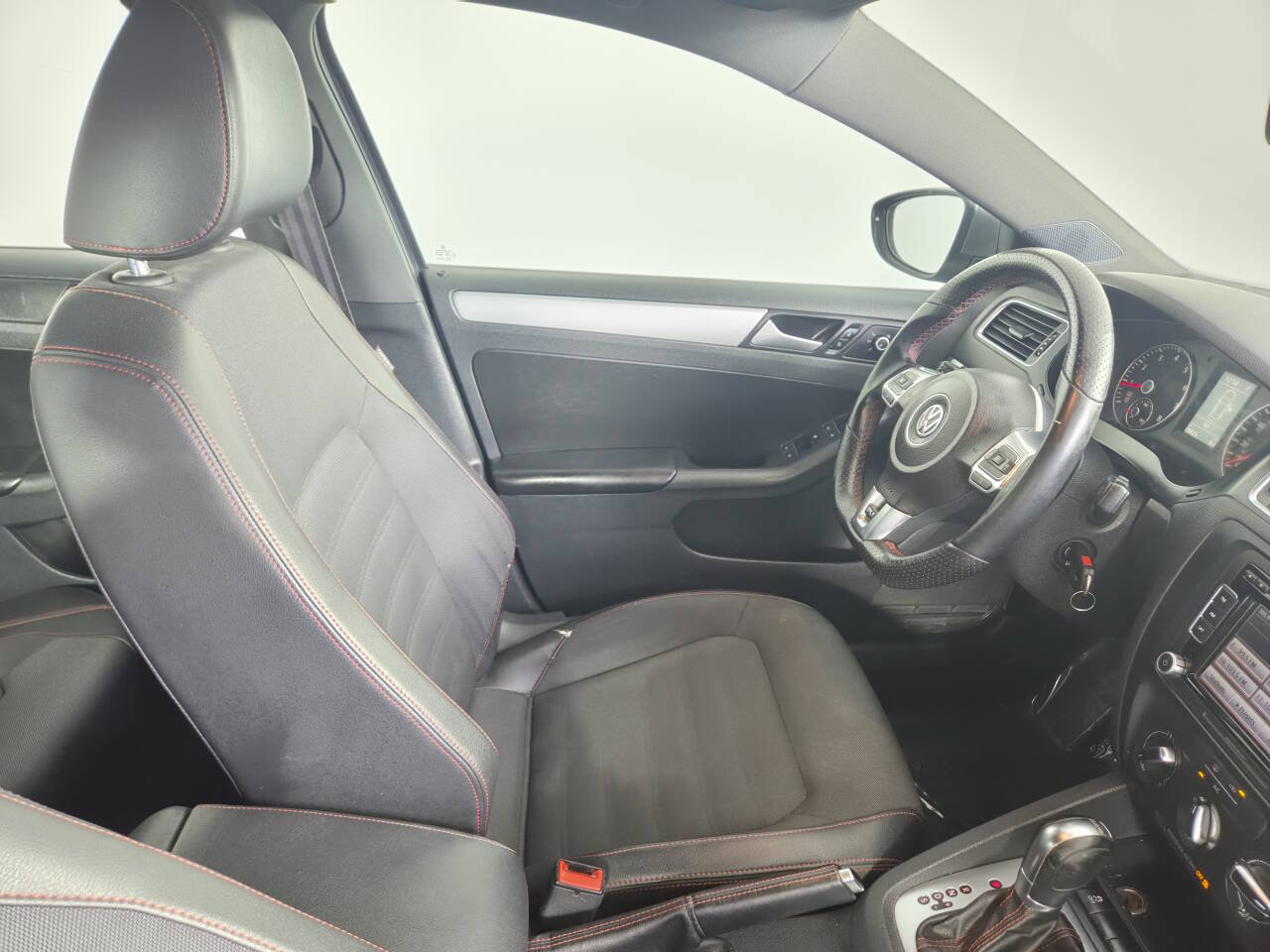 Used 2014 Volkswagen Jetta GLI FWD image 31