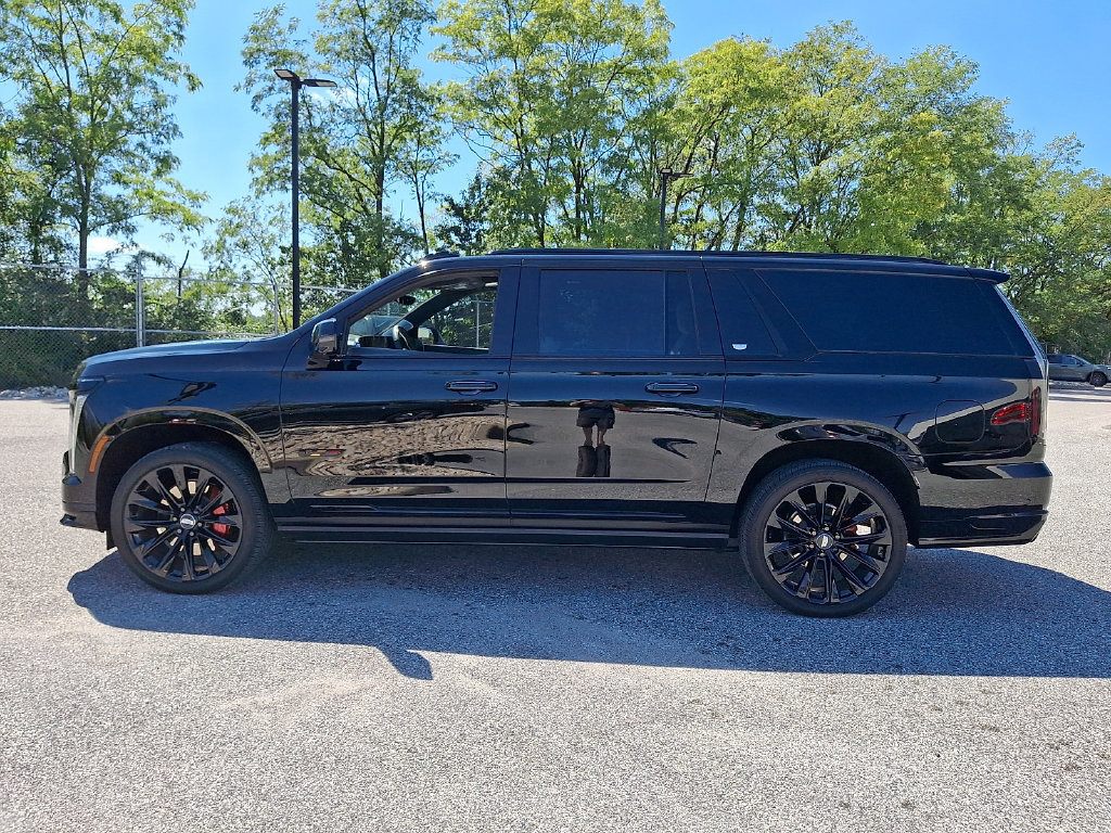 Certified 2026 Cadillac Escalade ESV V AWD/4WD image 4