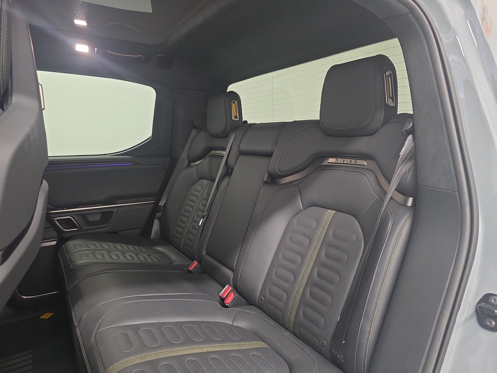 Used 2024 Rivian R1T Adventure AWD/4WD image 21