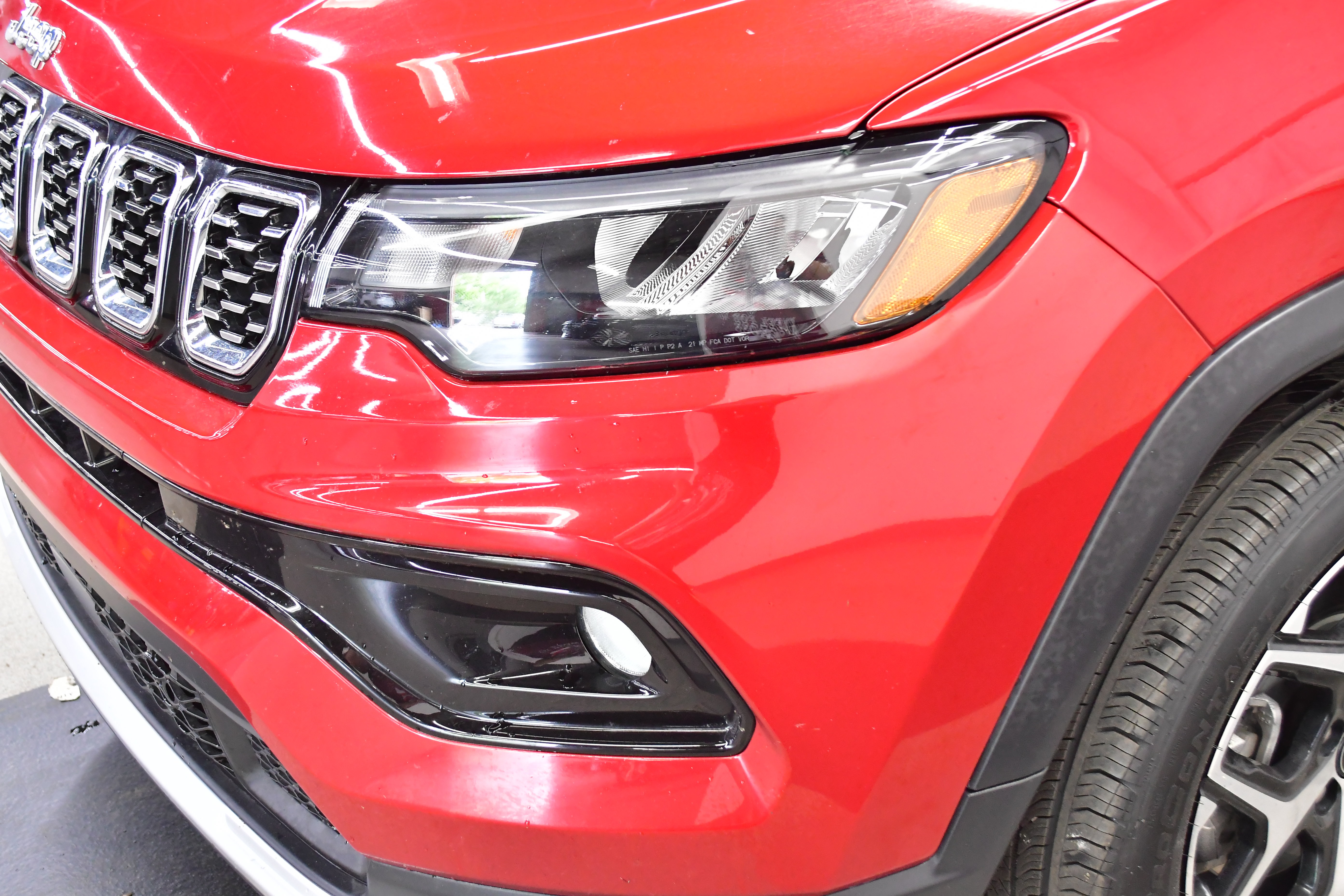 Used 2025 Jeep Compass Limited AWD/4WD image 30