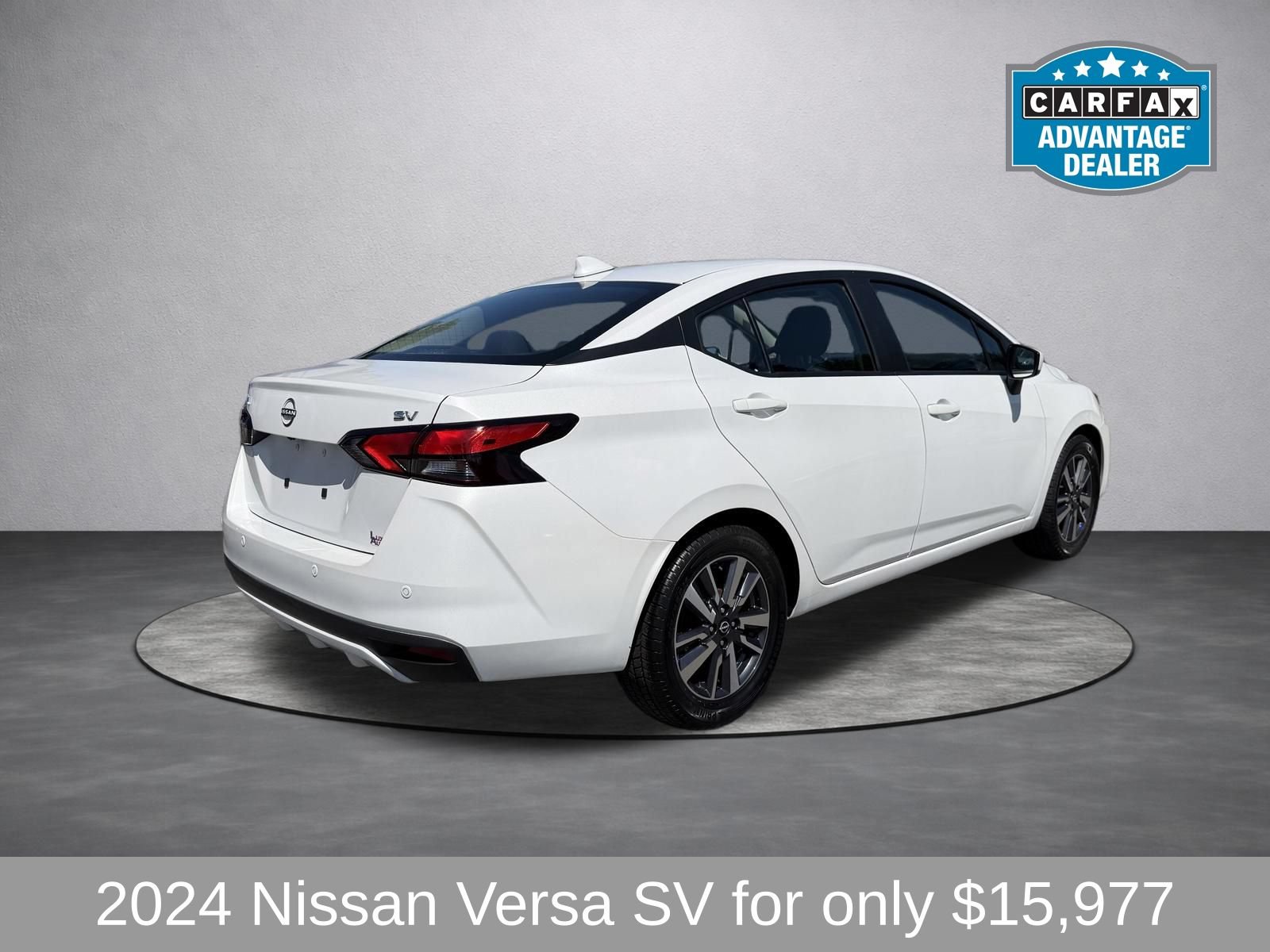 Used 2024 Nissan Versa SV FWD image 5