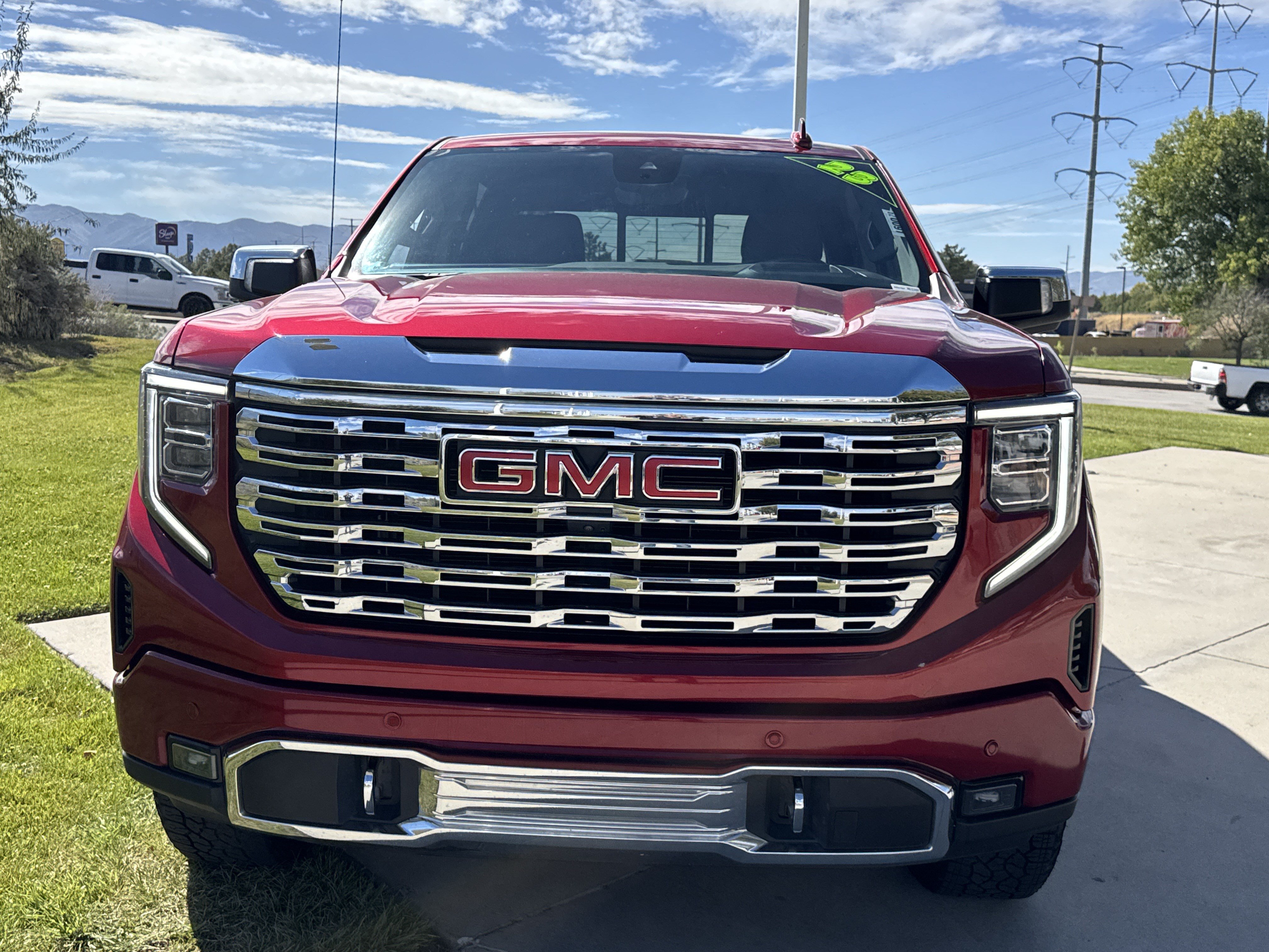 Used 2023 GMC Sierra 1500 Denali w/ Technology Package AWD/4WD image 8