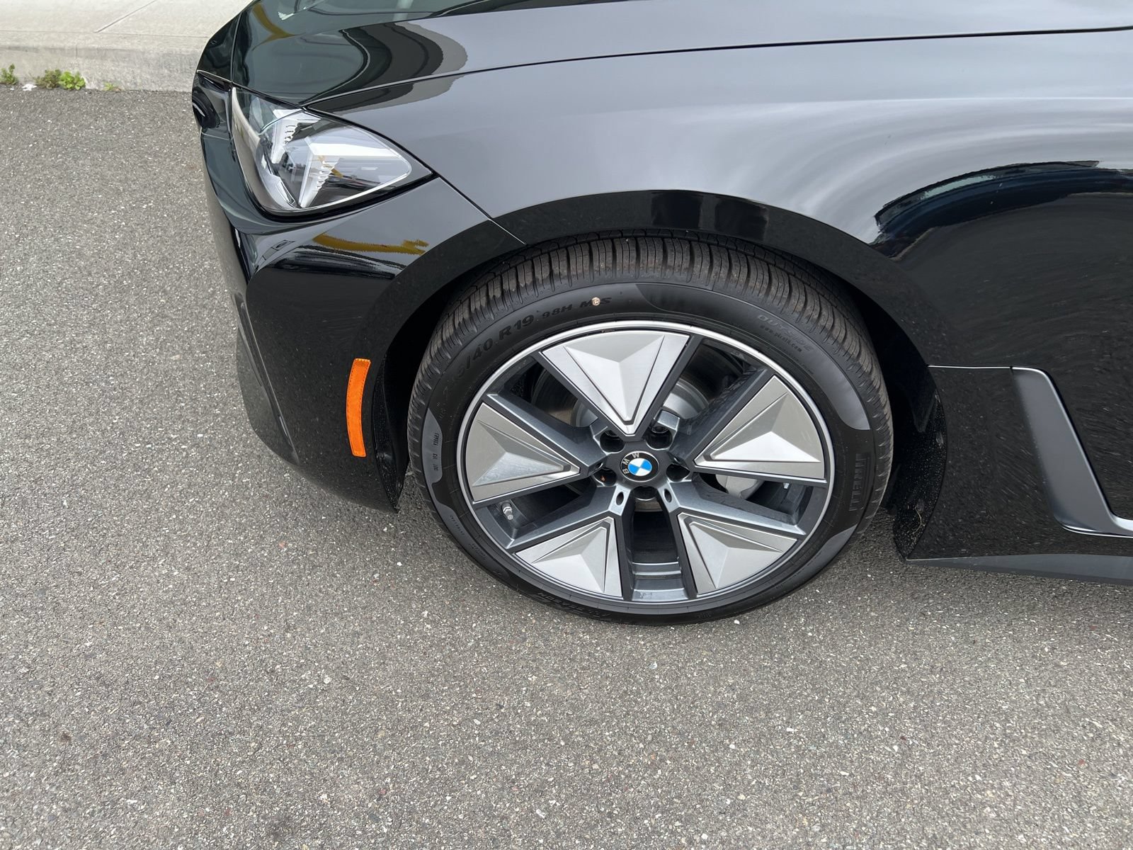 New 2026 BMW i4 xDrive40i AWD/4WD image 4