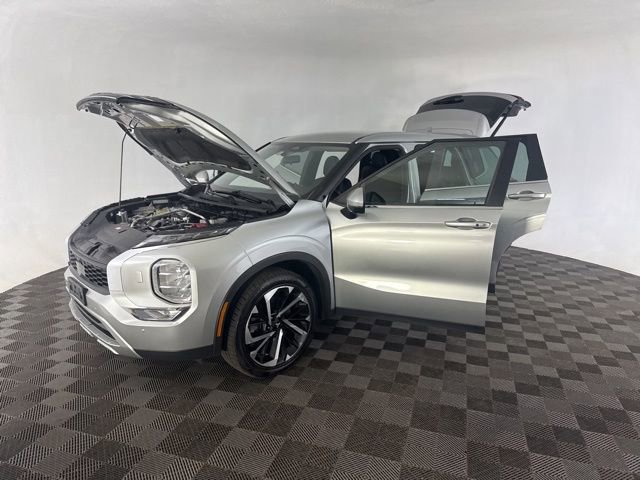 Used 2023 Mitsubishi Outlander SE AWD/4WD image 10