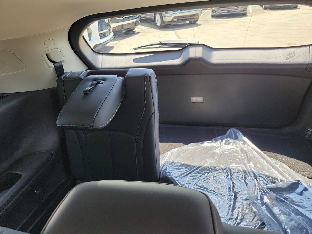 New 2027 INFINITI QX60 Luxe w/ Cargo Package AWD/4WD image 16