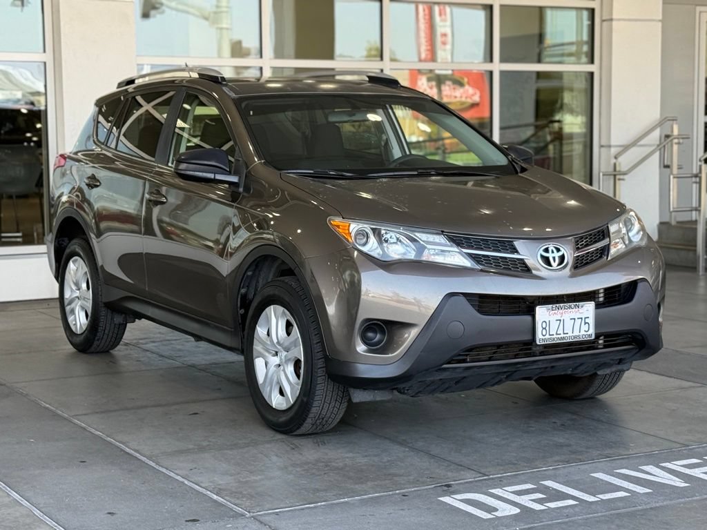 Used 2014 Toyota RAV4 LE FWD image 6