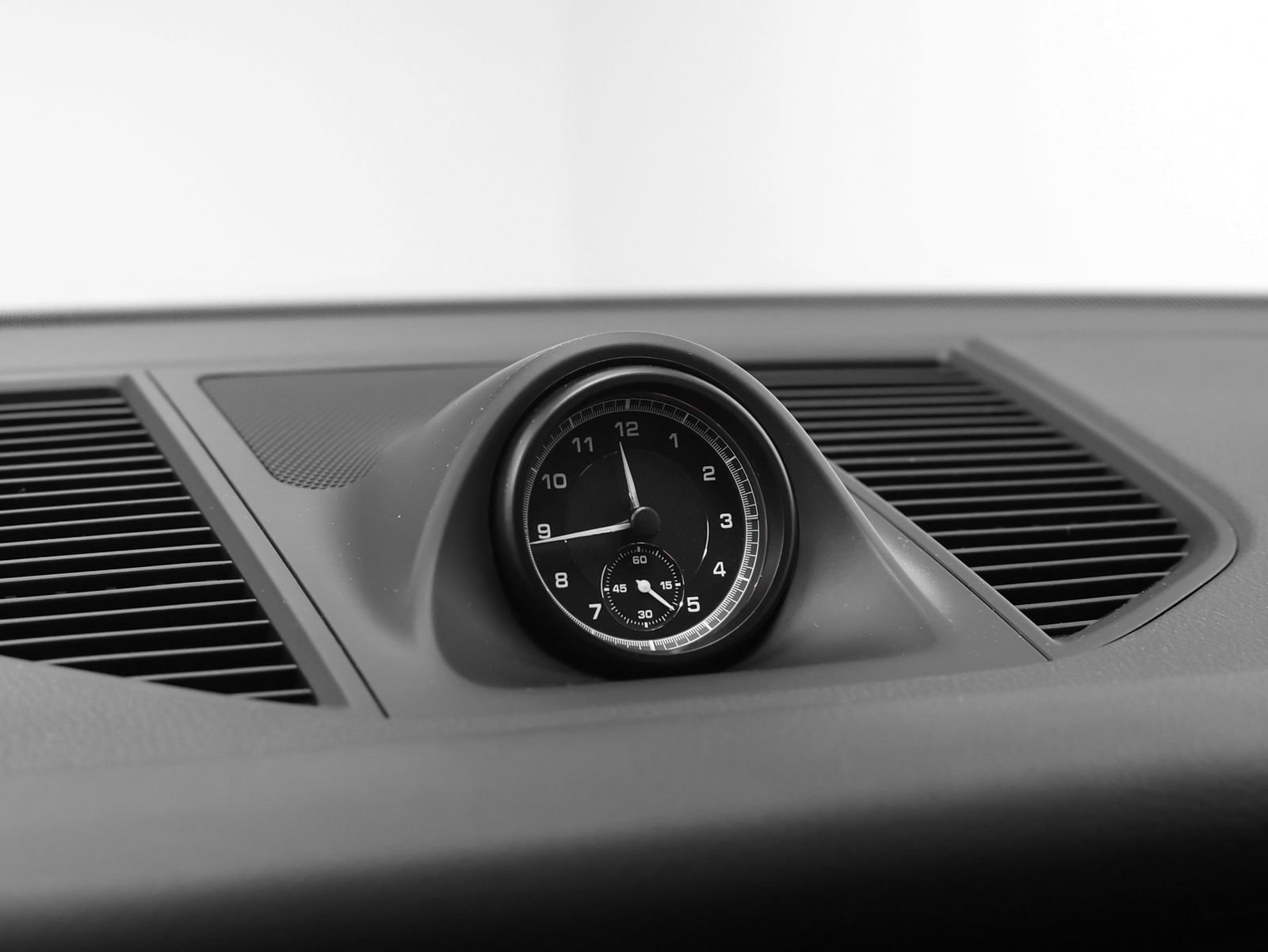 Certified 2023 Porsche Macan image 35