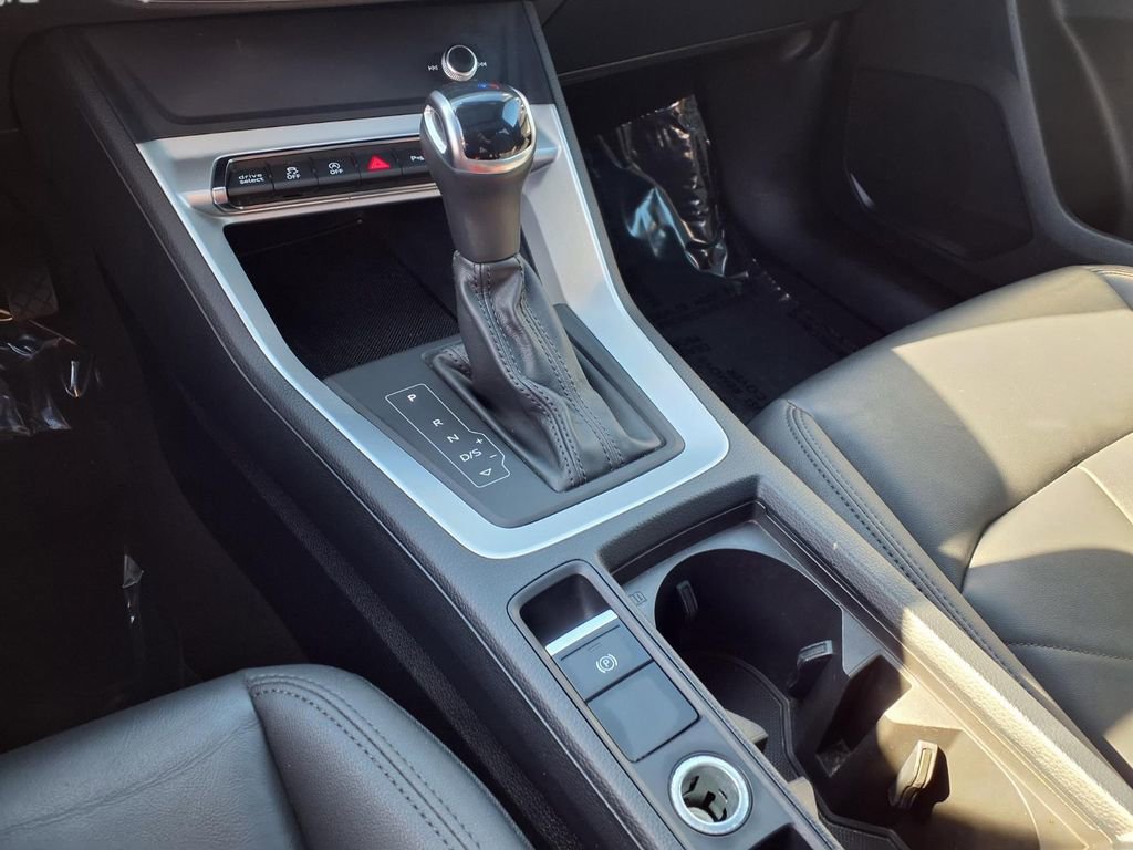 Used 2025 Audi Q3 2.0T Premium image 12