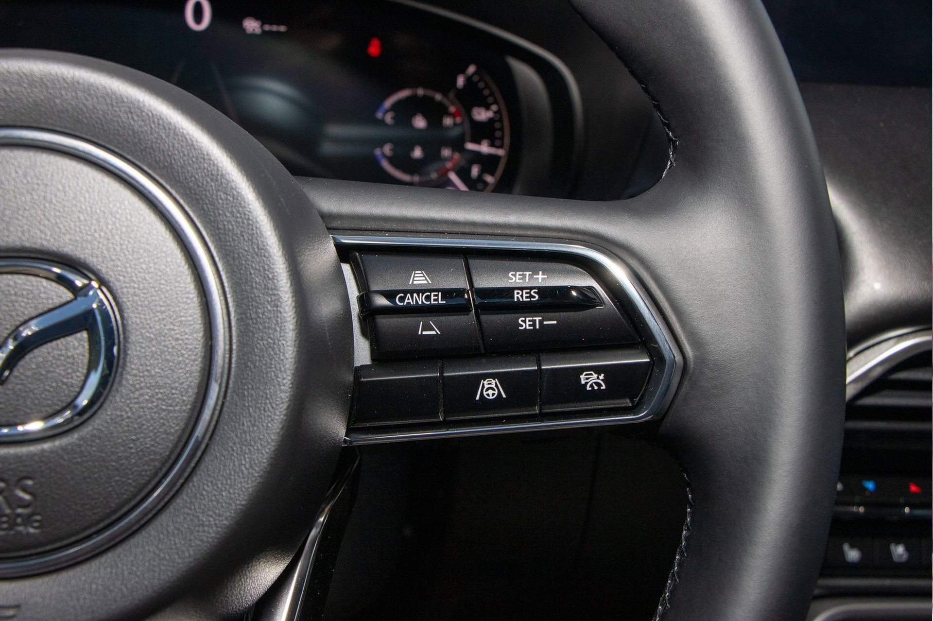 New 2025 MAZDA CX-70 Plug-In Hybrid w/ Premium Plus image 33