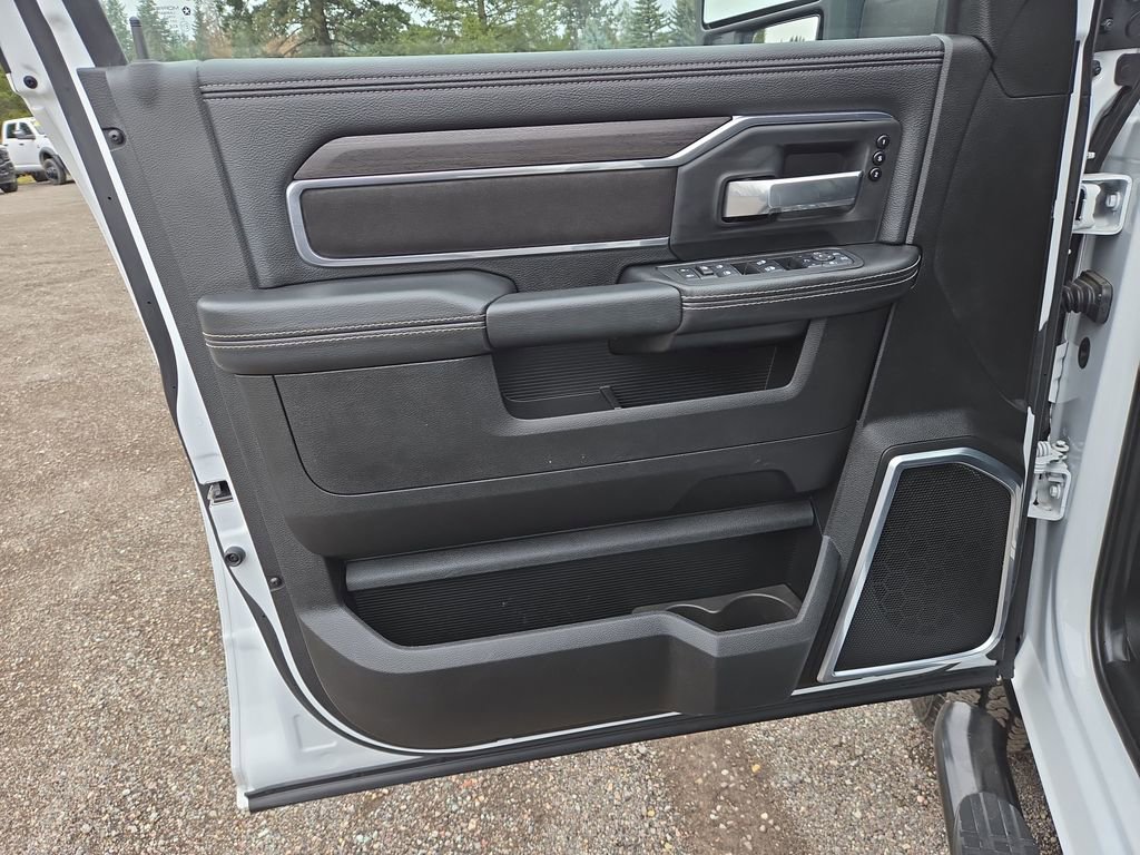 Used 2025 RAM 2500 Laramie image 12